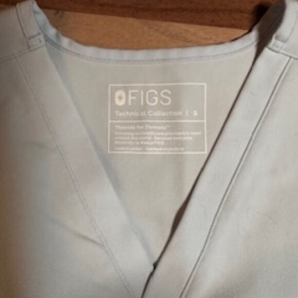 Figs scrub set in light blue - Picture 4 of 4